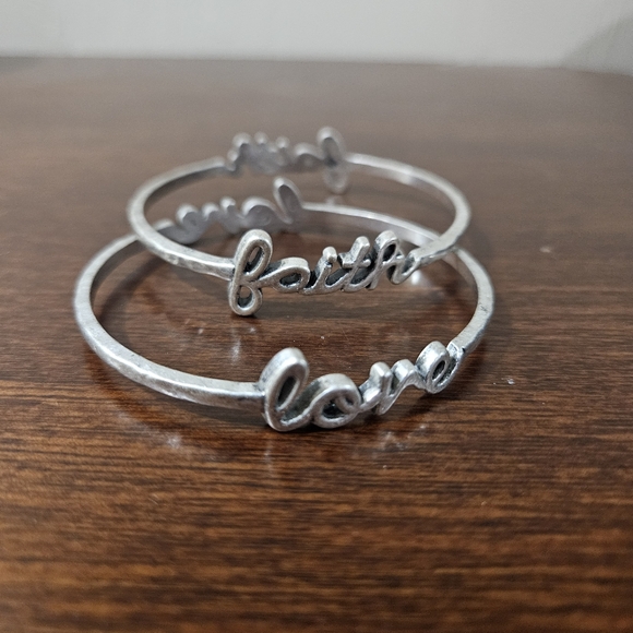 9" Faith/Love Antiqued Silver bangles - Picture 2 of 5
